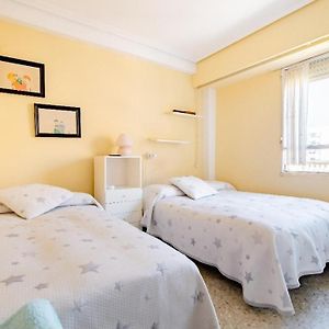 Se Alquila Una Habitacion Doble Con Aire Acondicionado